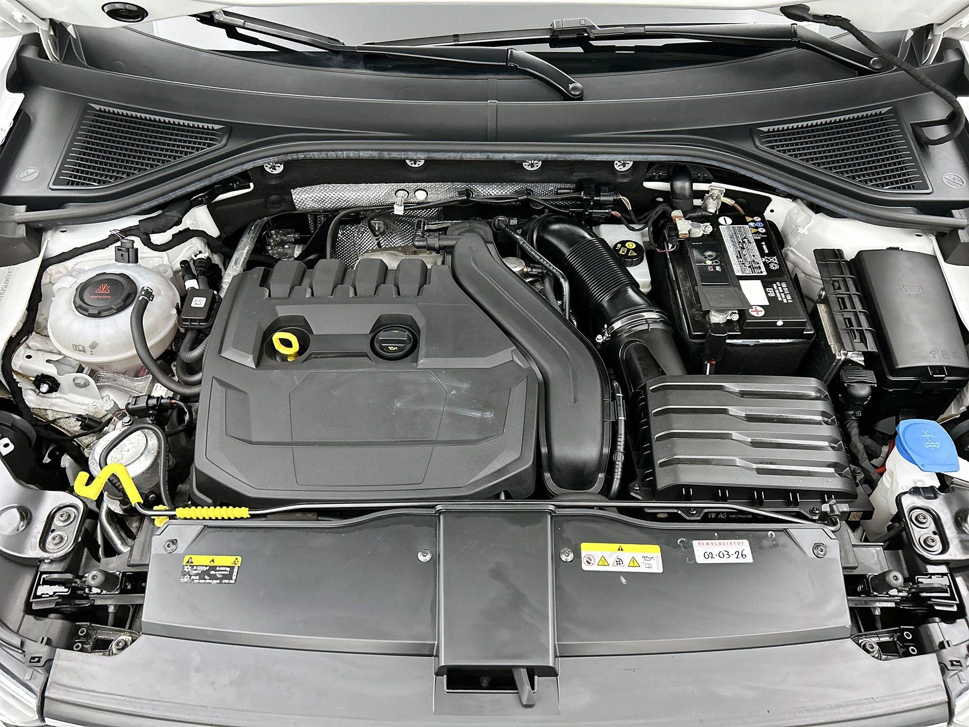 Volkswagen-T-Roc-image-13