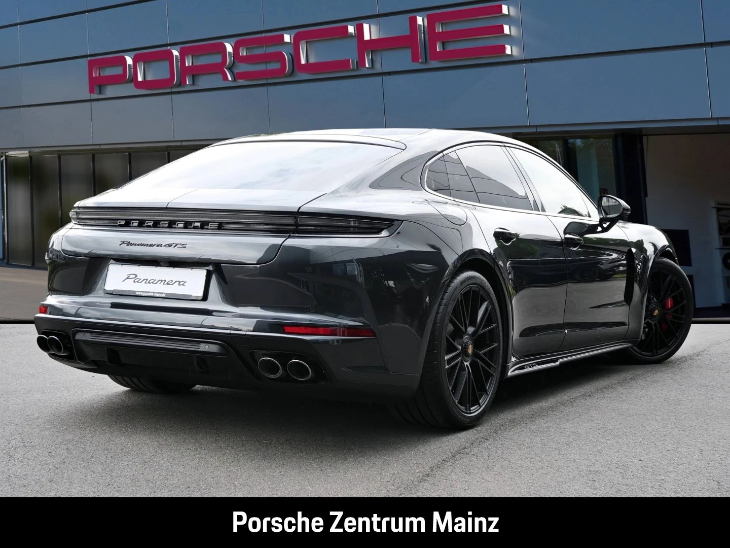 Porsche-Panamera-image-2
