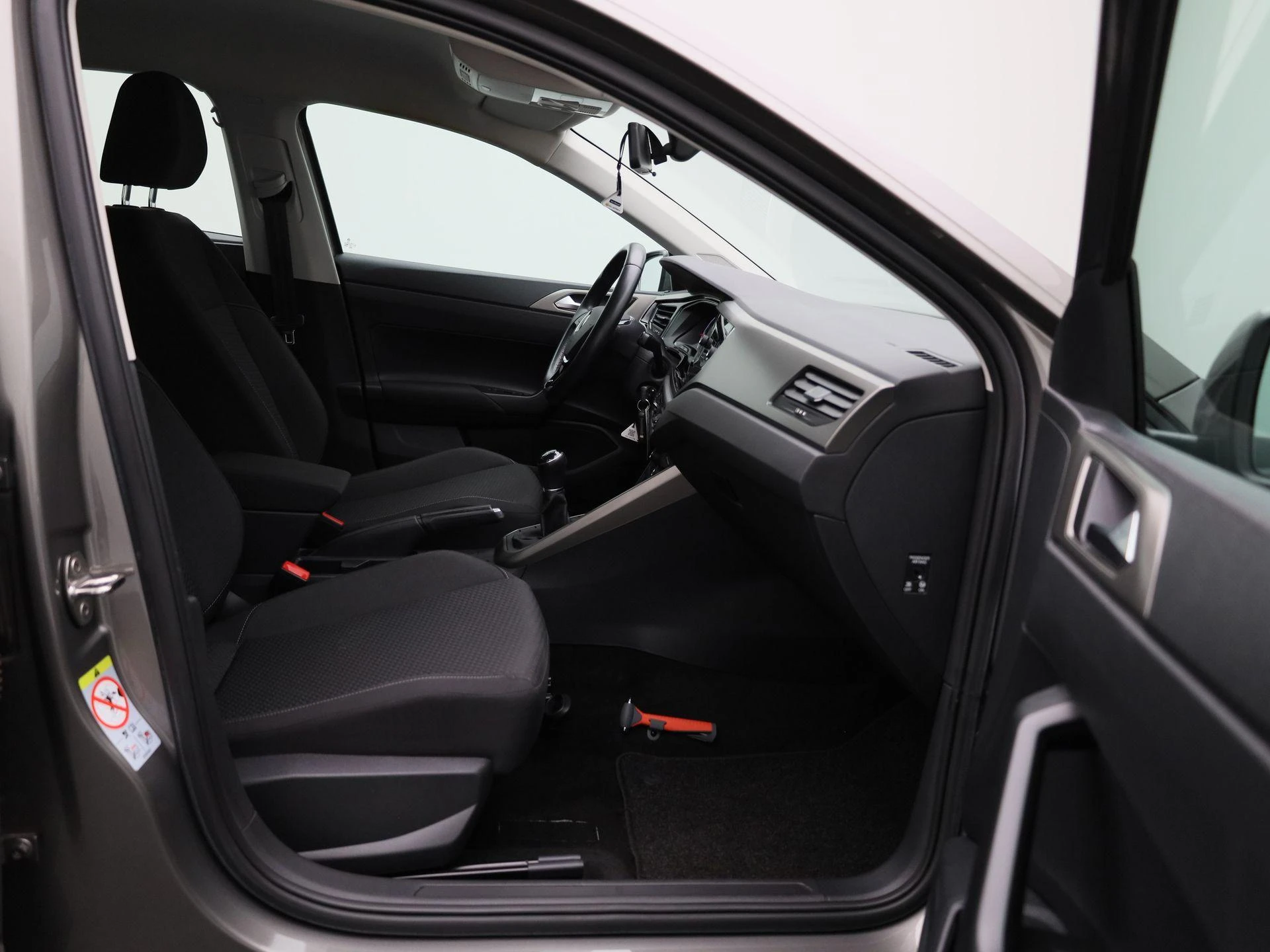 Volkswagen-Polo-image-31