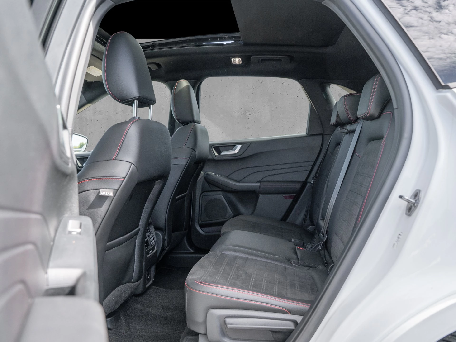 Ford Kuga ST-Line X 1.5 EcoBoost 110kW SUV 5-türig GJR*TECH.PKT*WINT.PKT*PANO*ST.PAKET