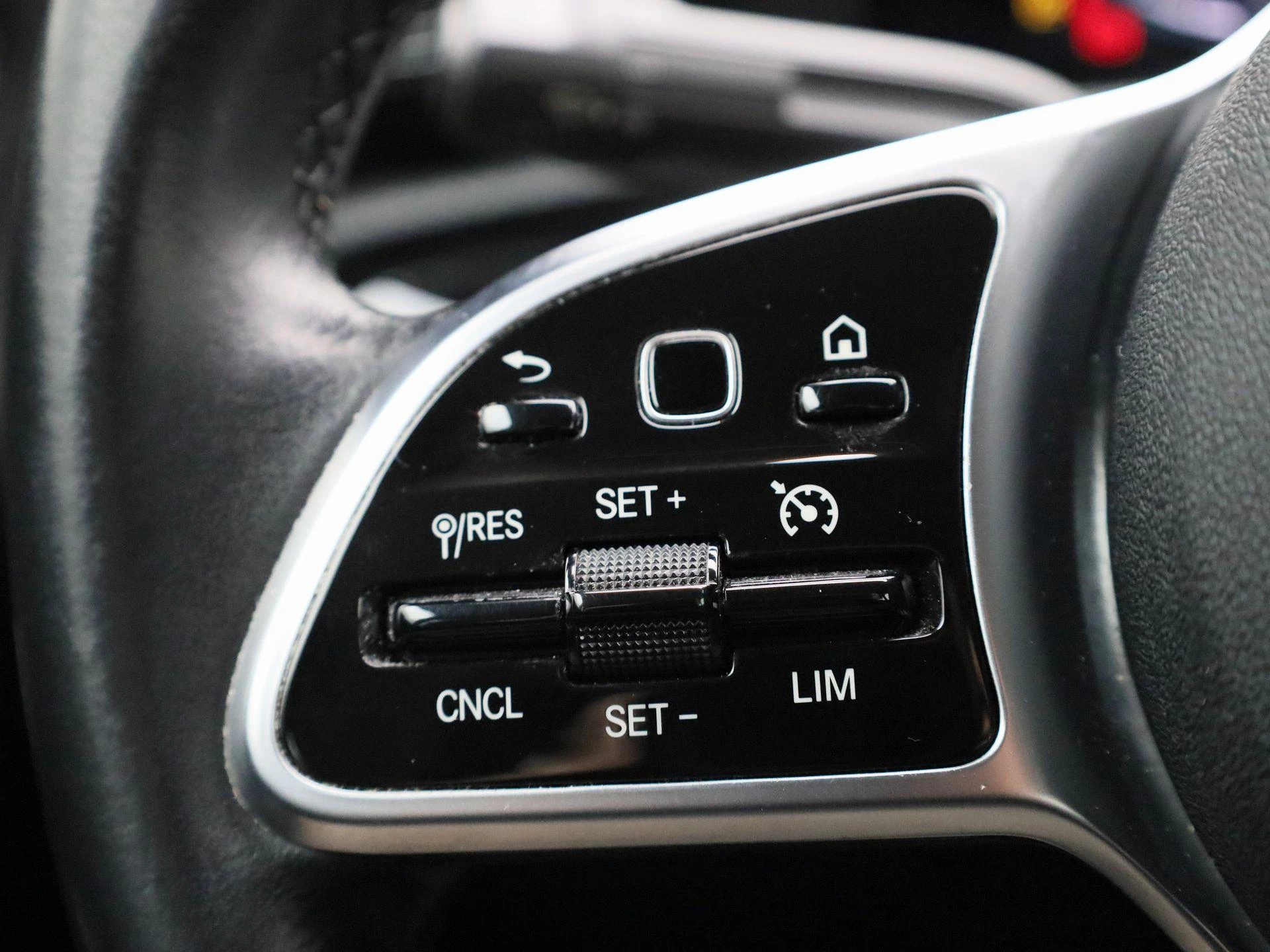 Mercedes-Benz-A-Klasse-image-17