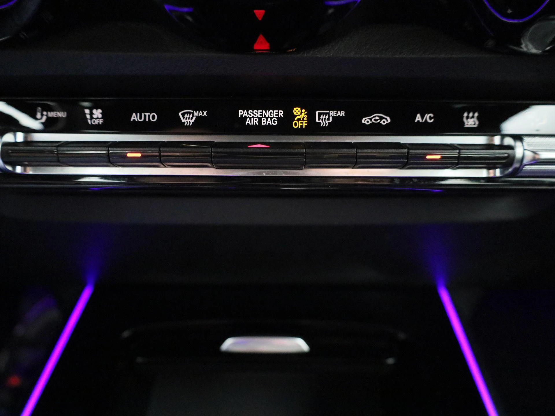 Mercedes-Benz-EQB-image-27