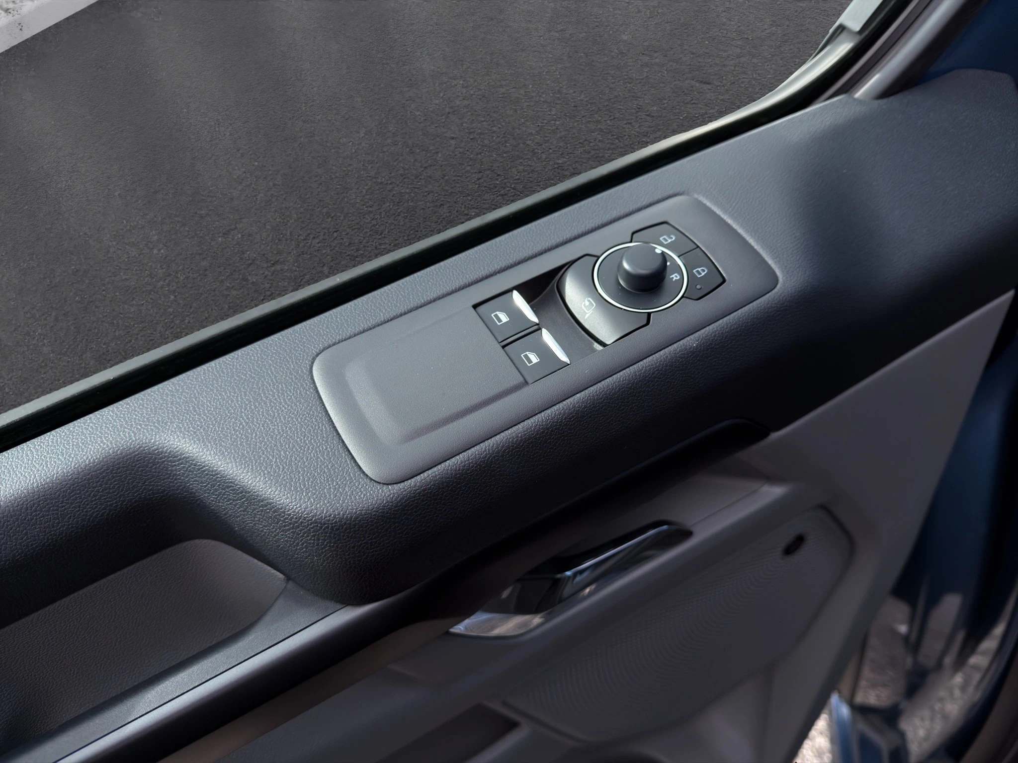 Ford-Tourneo Custom-image-16