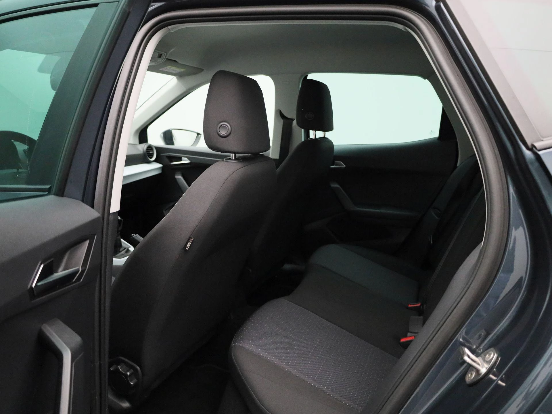 SEAT-Arona-image-9