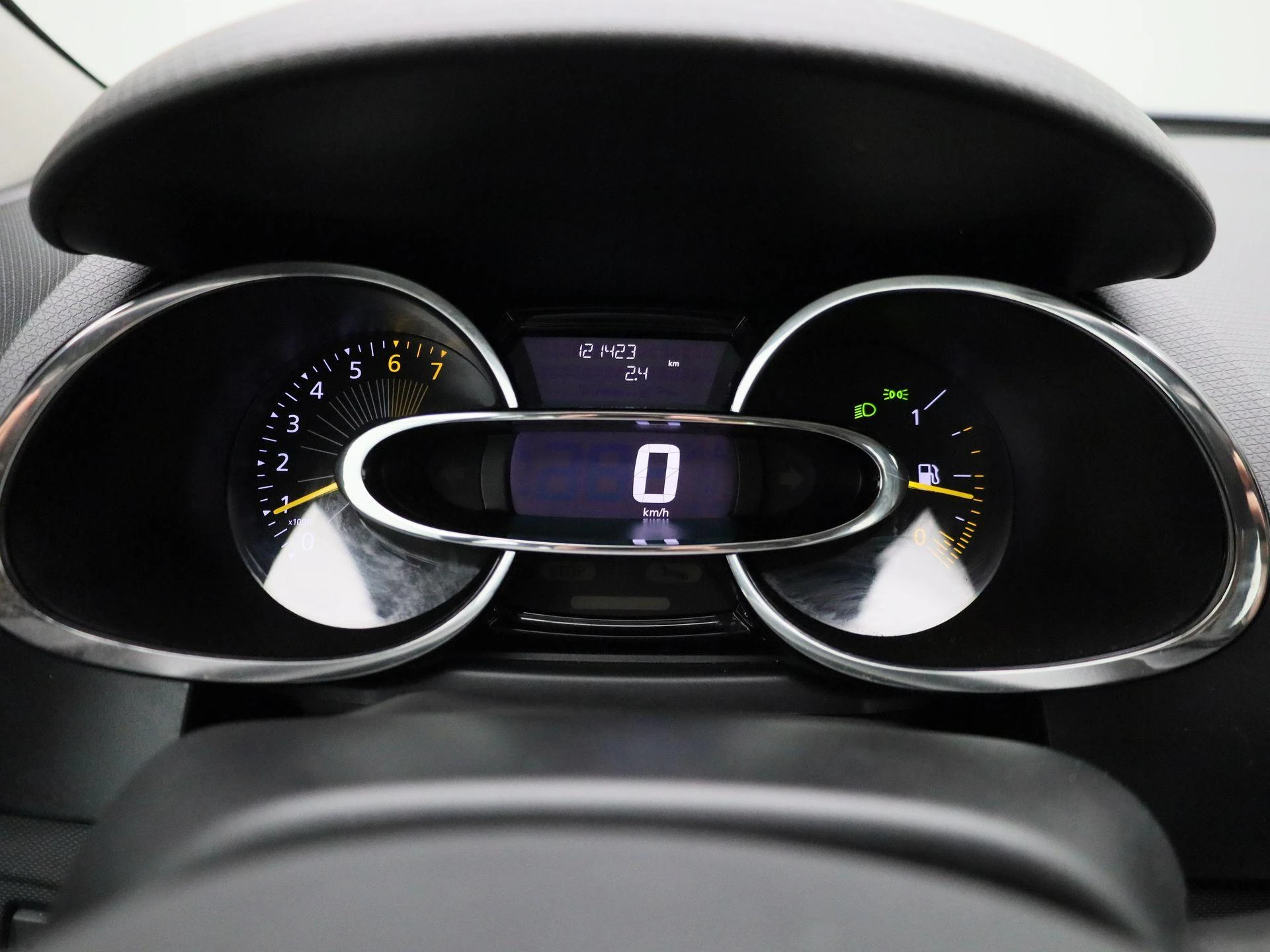 Renault-Clio-image-16