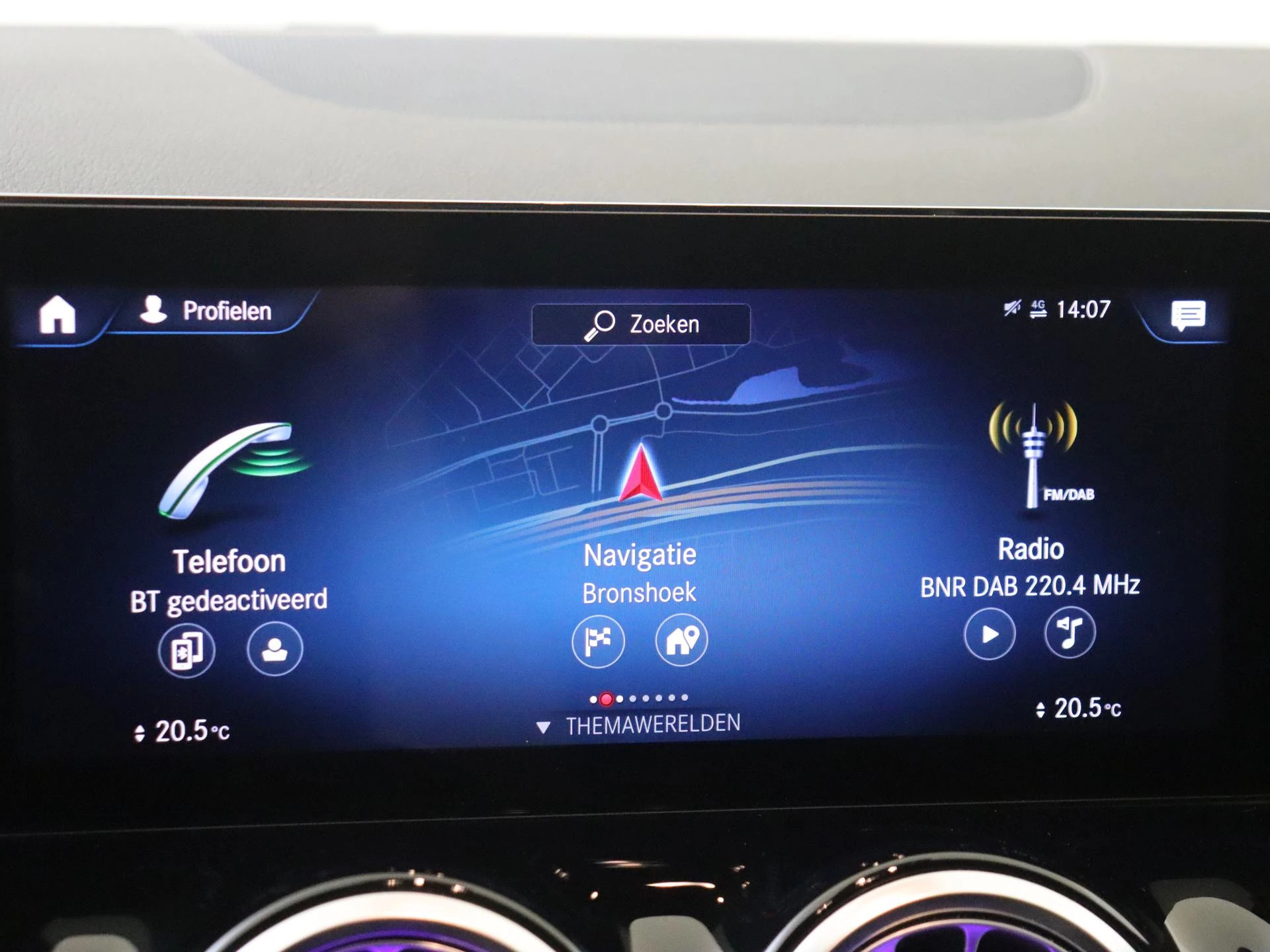 Mercedes-Benz-EQA-image-15