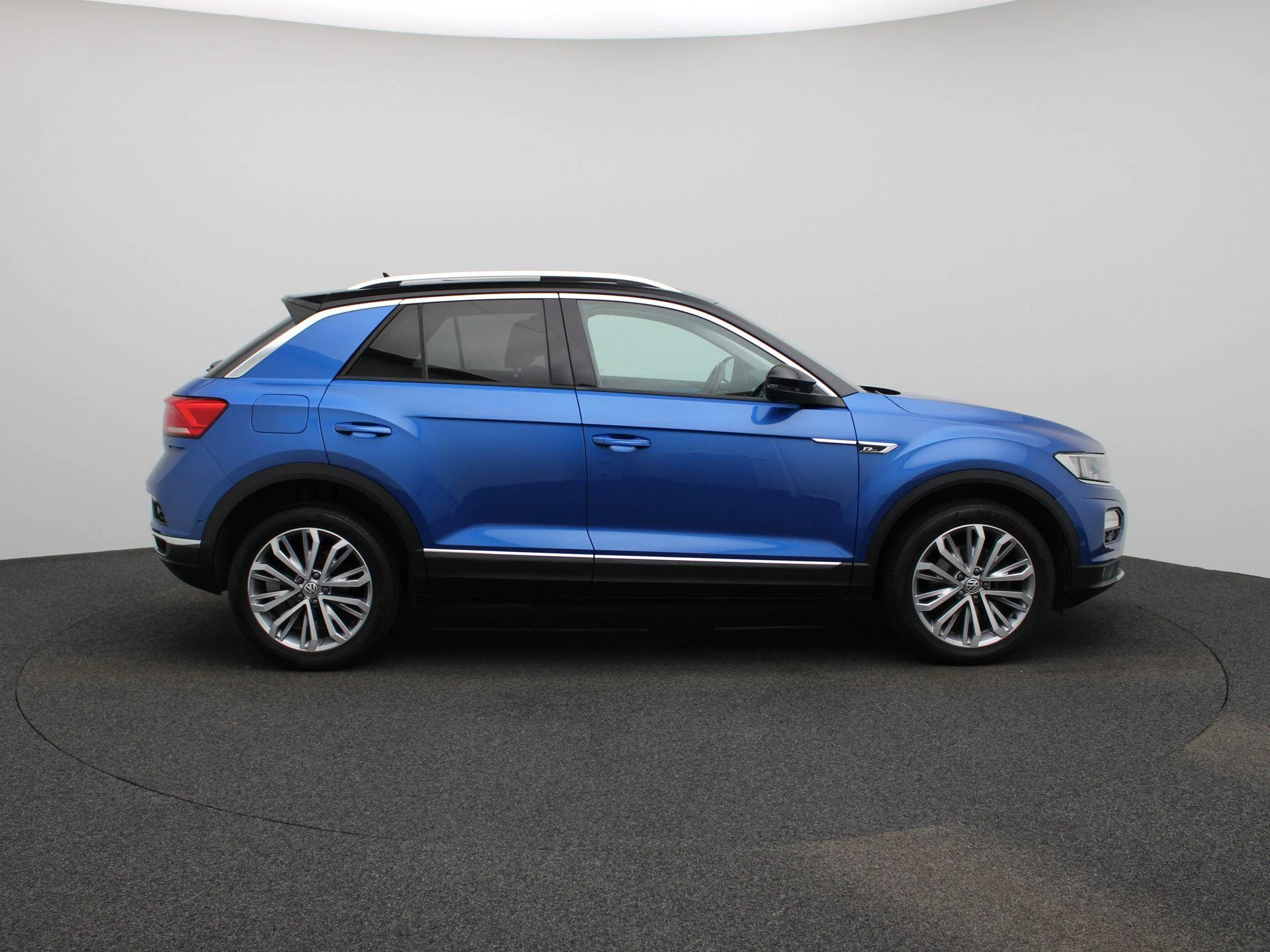 Volkswagen-T-Roc-image-5