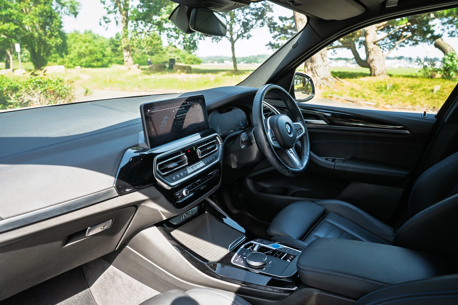 BMW-iX3-image-1