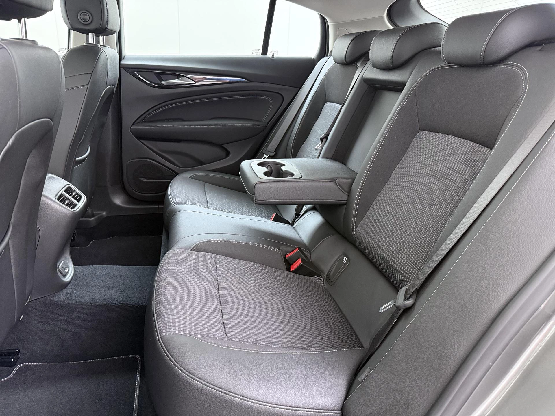 Opel-Insignia-image-13