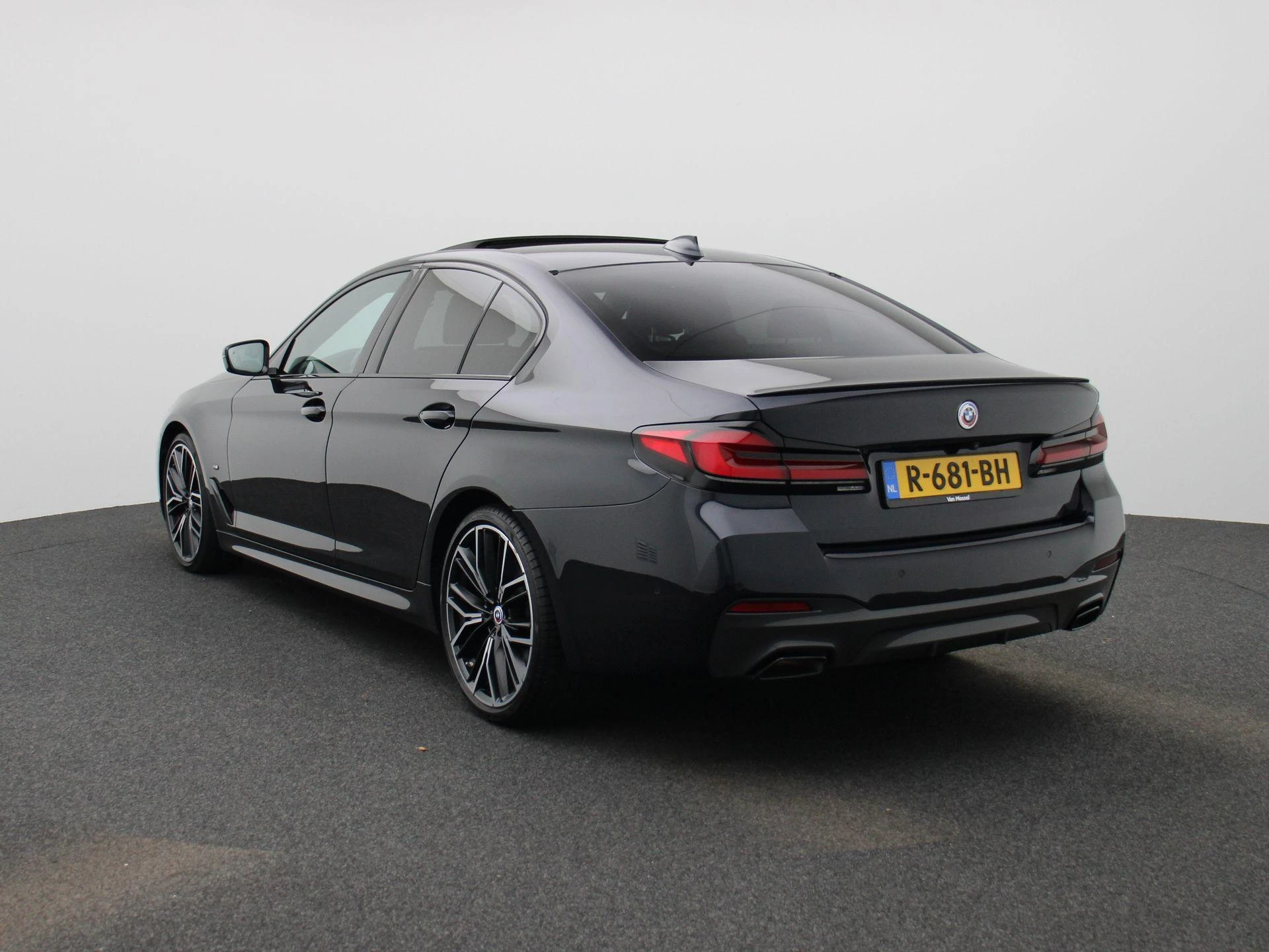 BMW-5 Serie-image-1