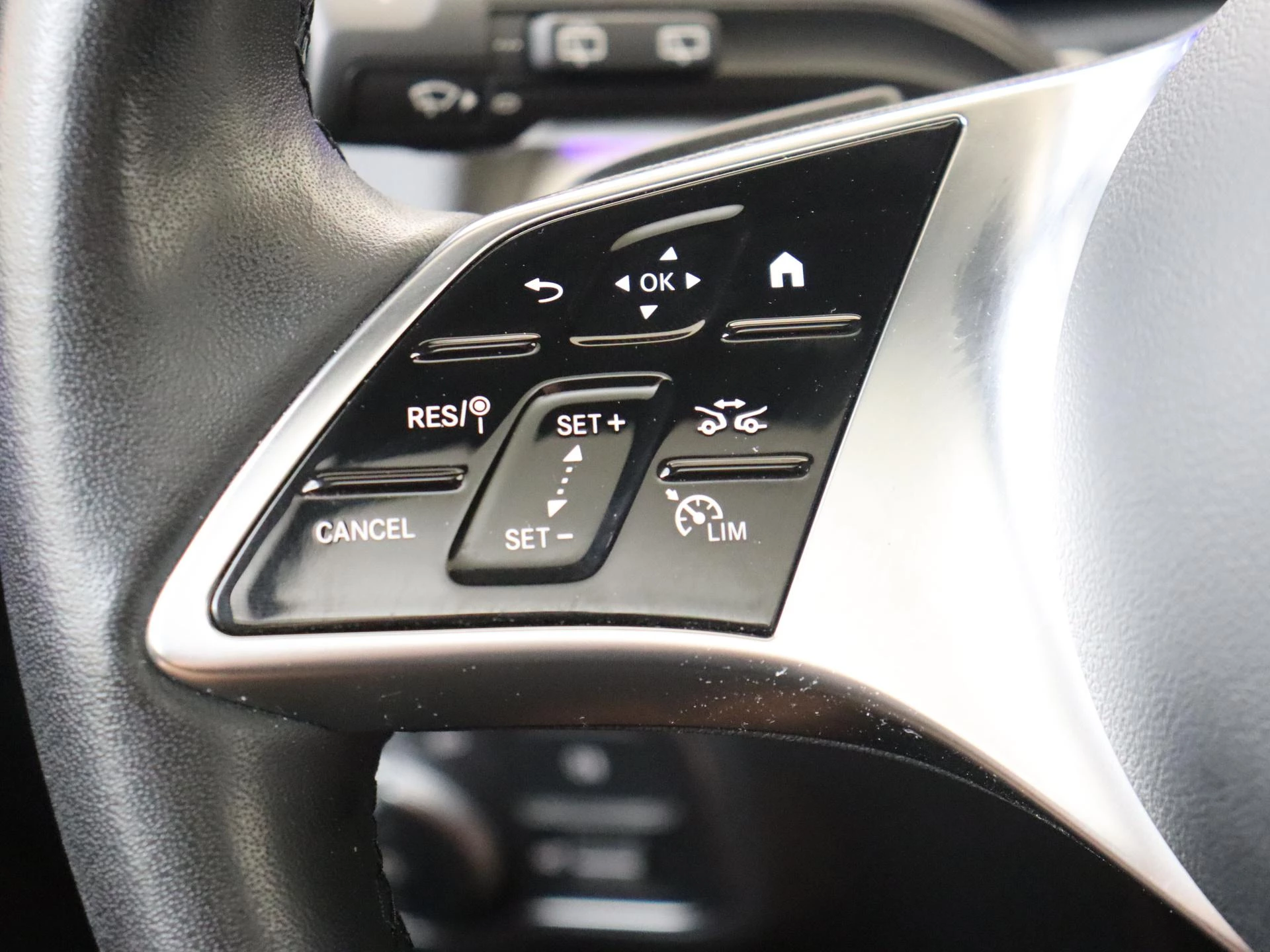Mercedes-Benz EQB 250+ Luxury Line 71 kWh
