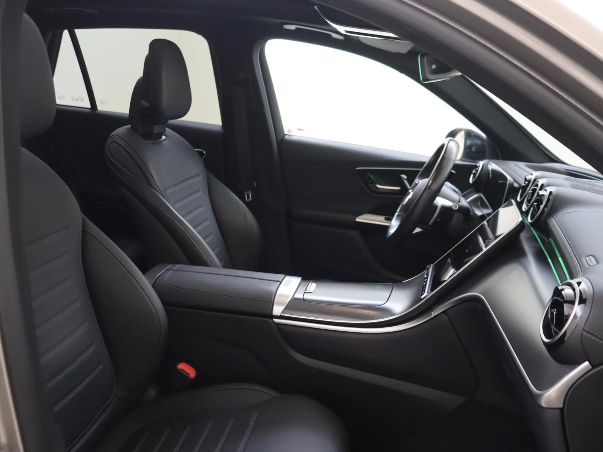 Mercedes-Benz-GLC-image-4