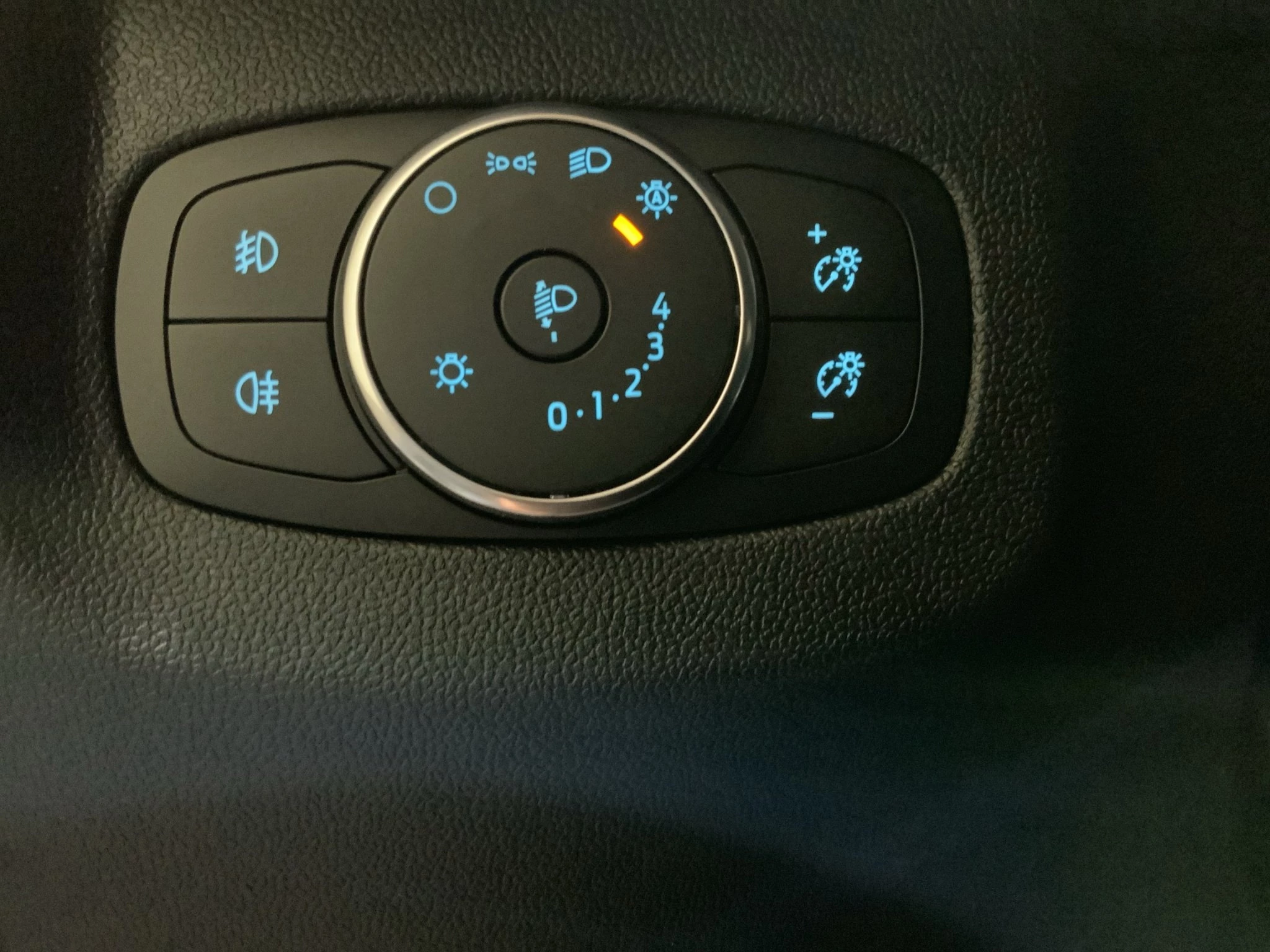 Ford Transit Courier Limited Elektromotor Lieferwagen *Lieferung ab Oktober 2026*