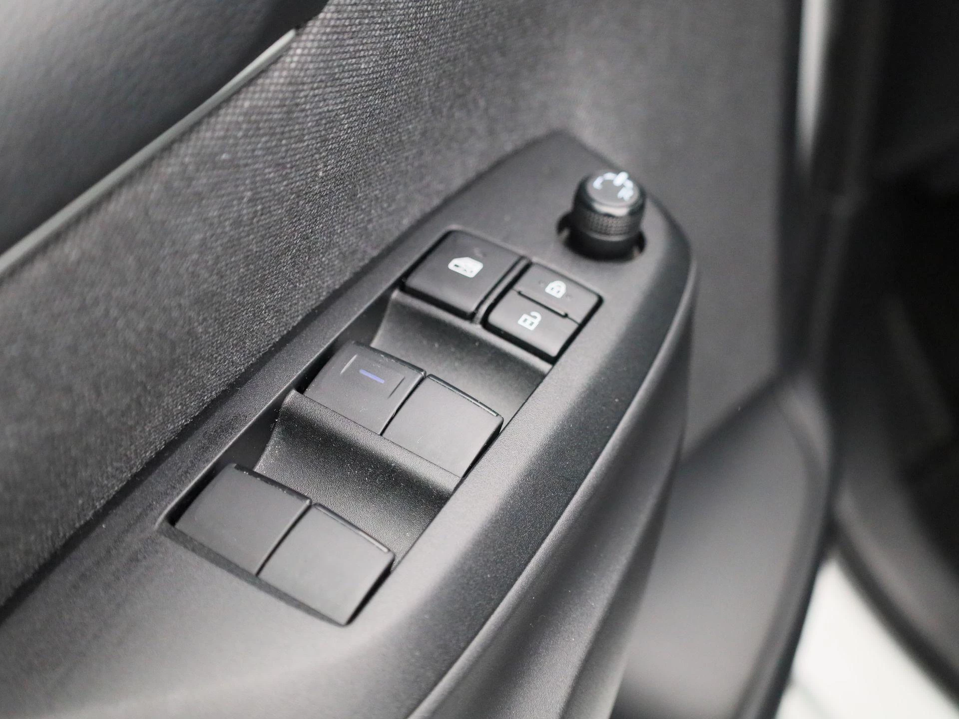 Toyota-Yaris-image-25