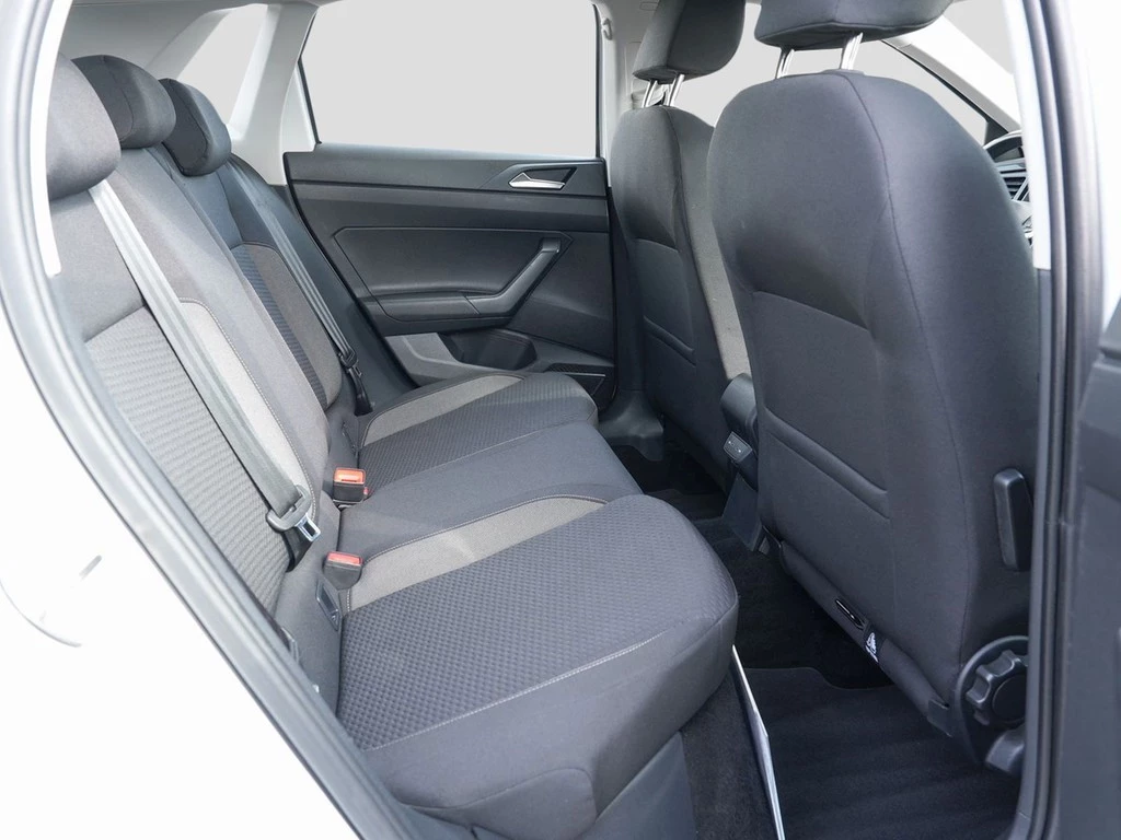 Volkswagen-Polo-image-9