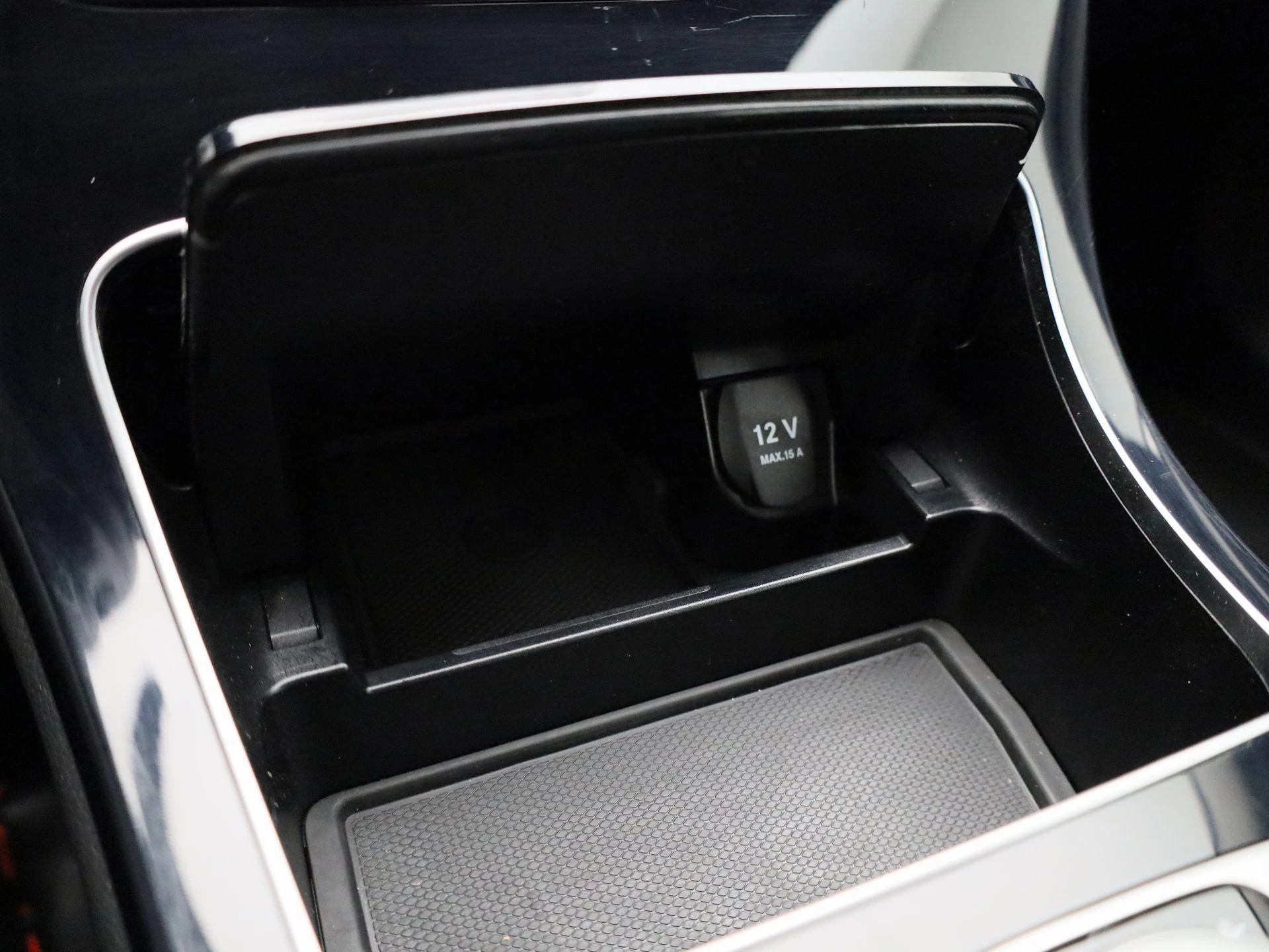 Mercedes-Benz-C-Klasse-image-22