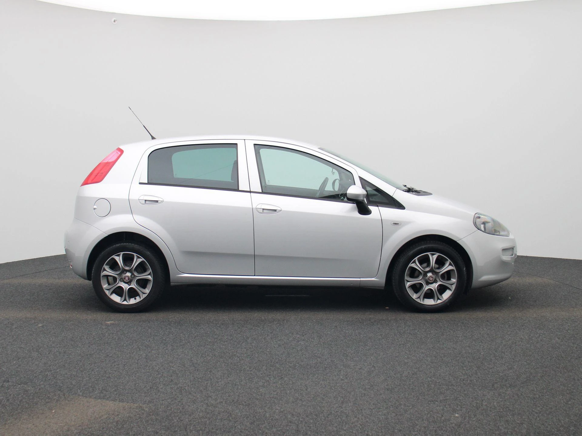 Fiat-Punto-image-5