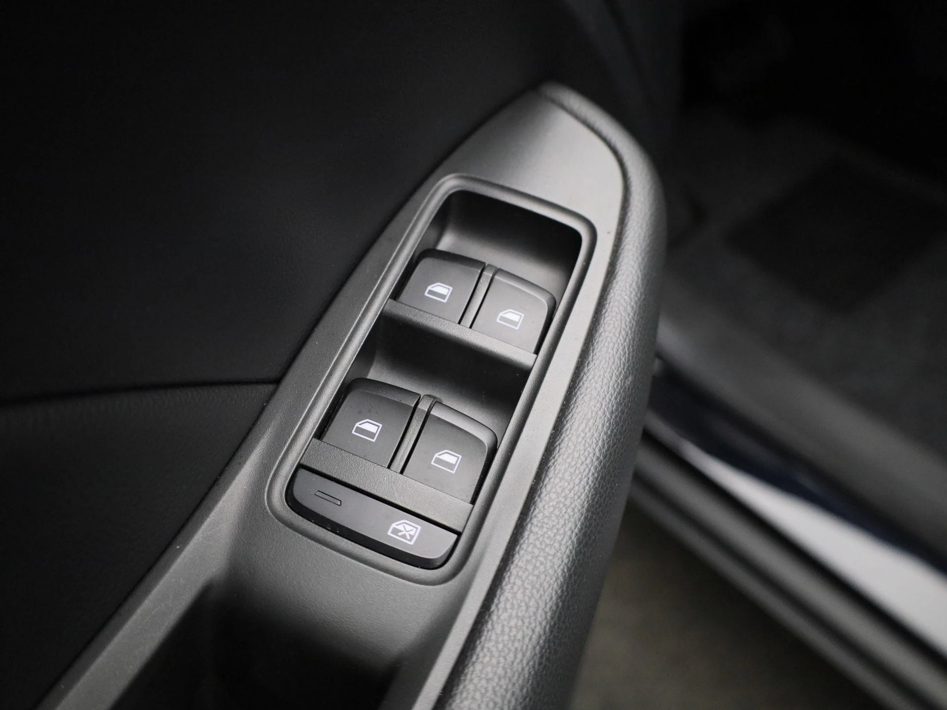 MG-ZS EV-image-14