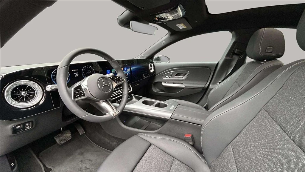 Mercedes-Benz-CLA-image-9