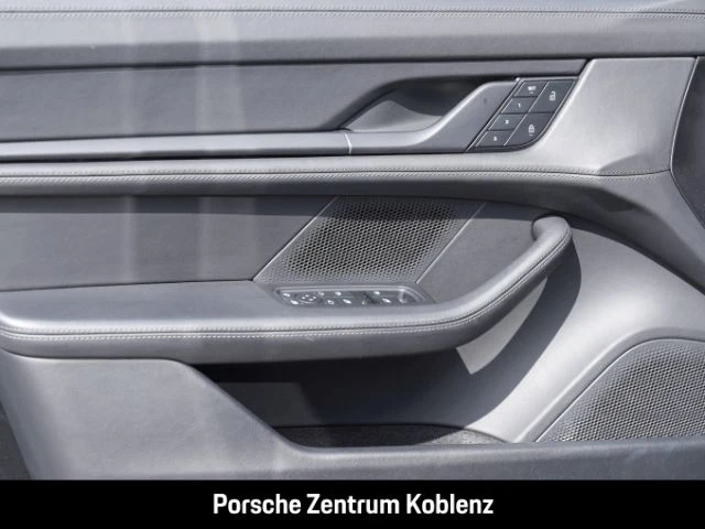 Porsche Taycan 4 Cross Turismo s