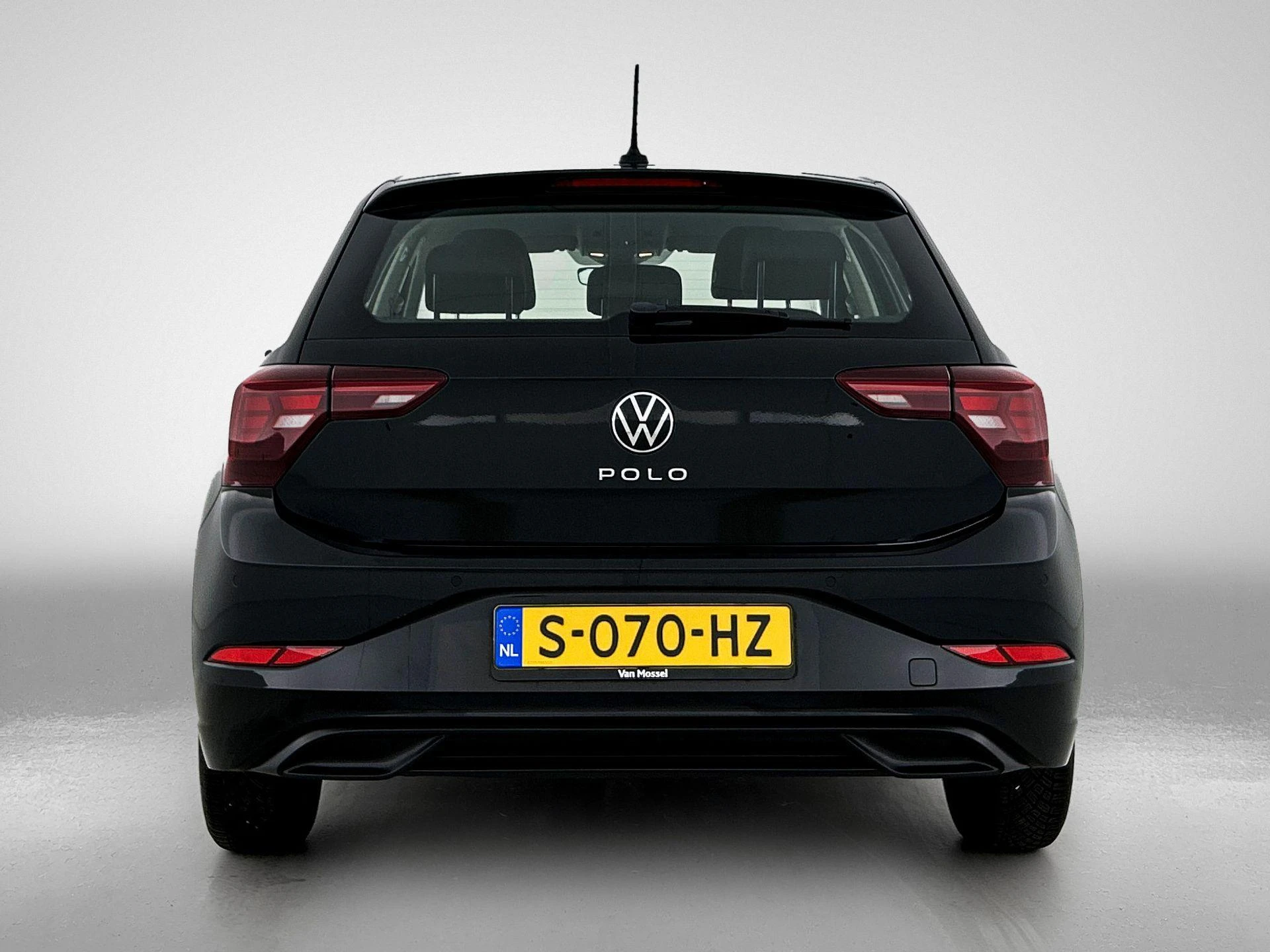 Volkswagen-Polo-image-2