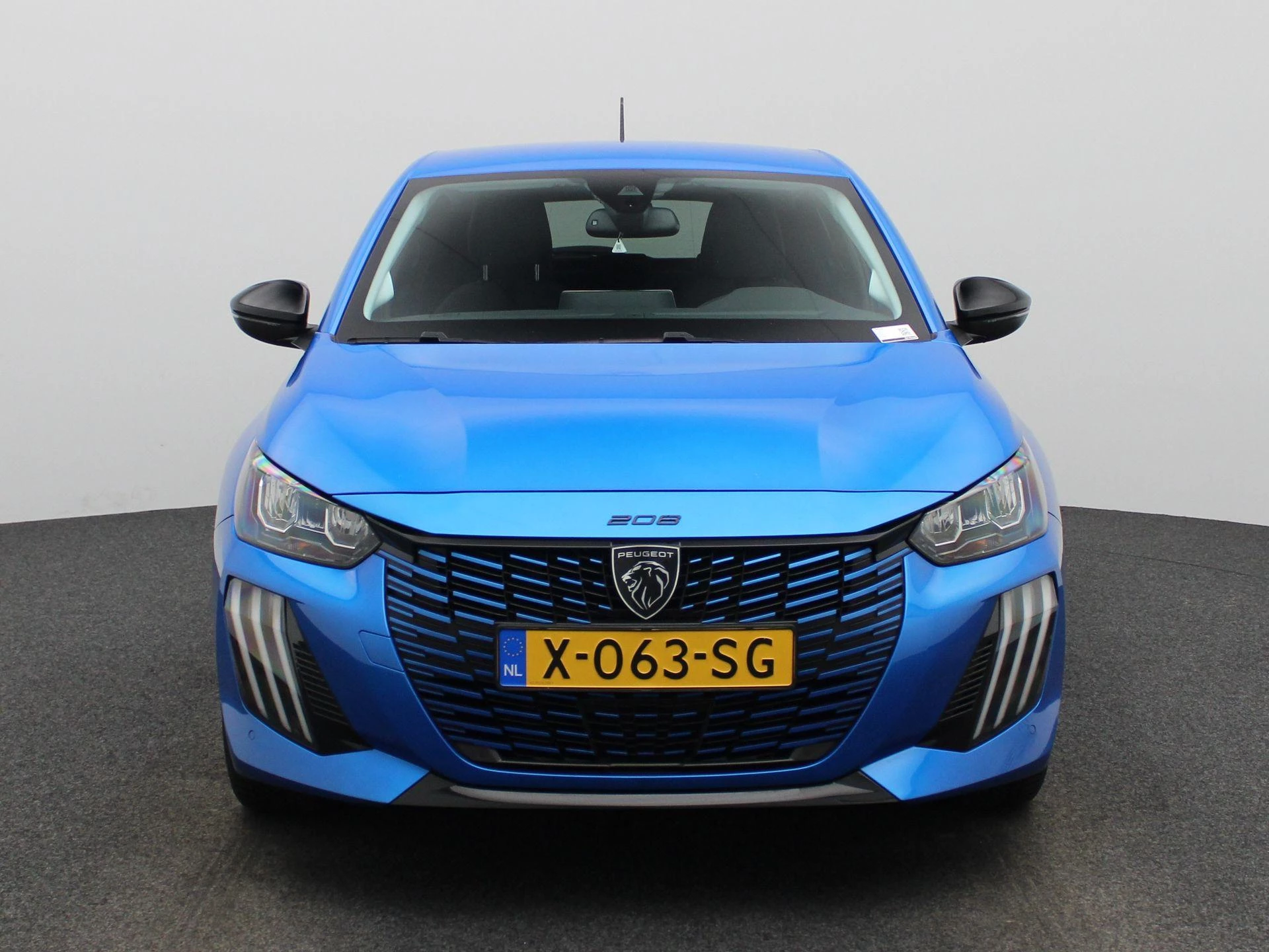 Peugeot-e-208-image-2