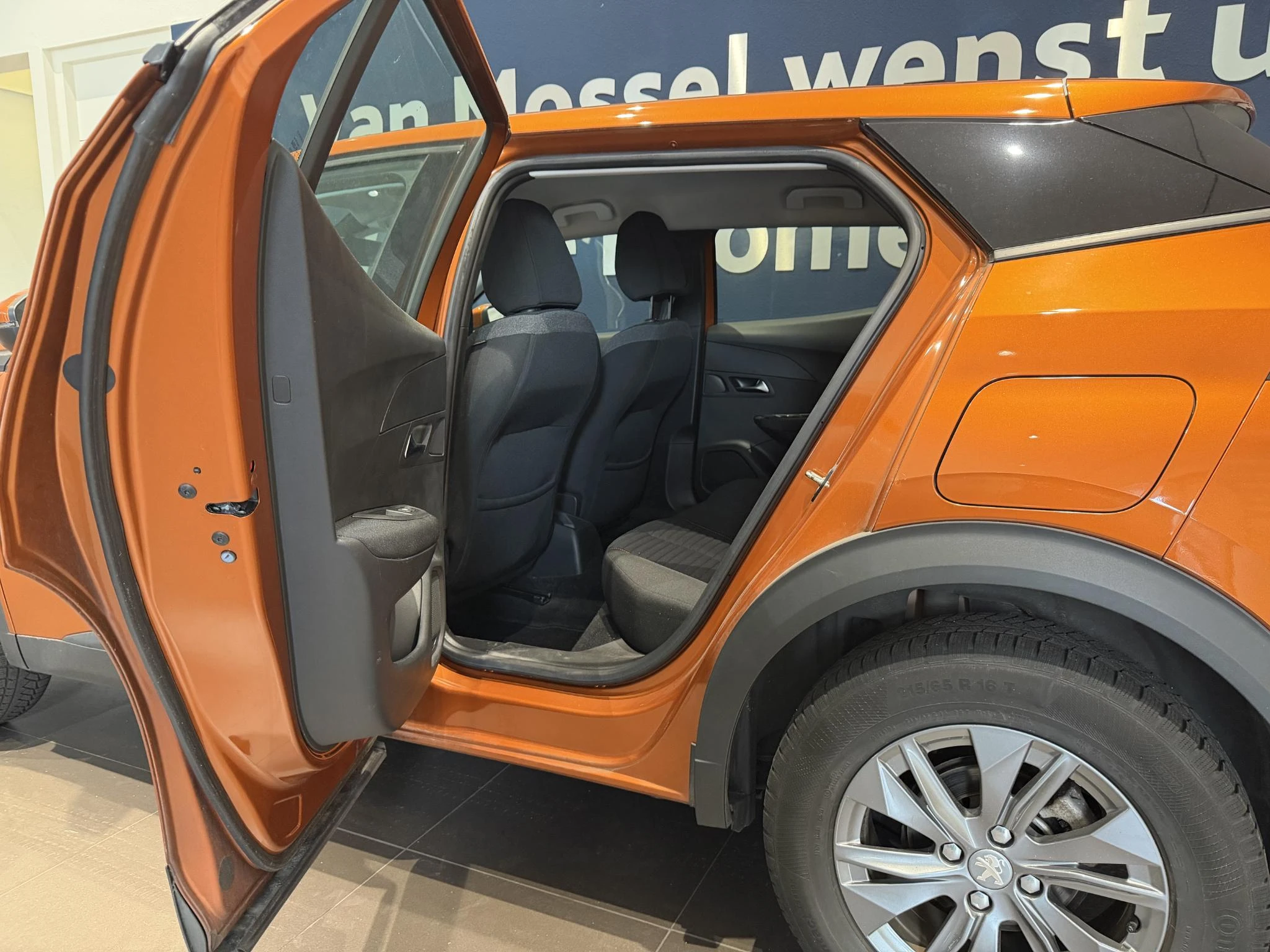 Peugeot-2008-image-18