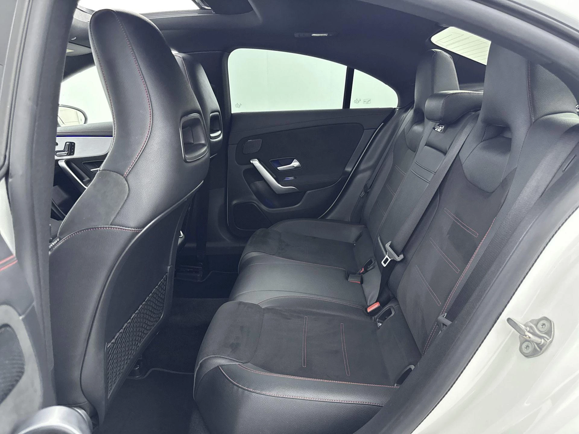 Mercedes-Benz-CLA-image-19