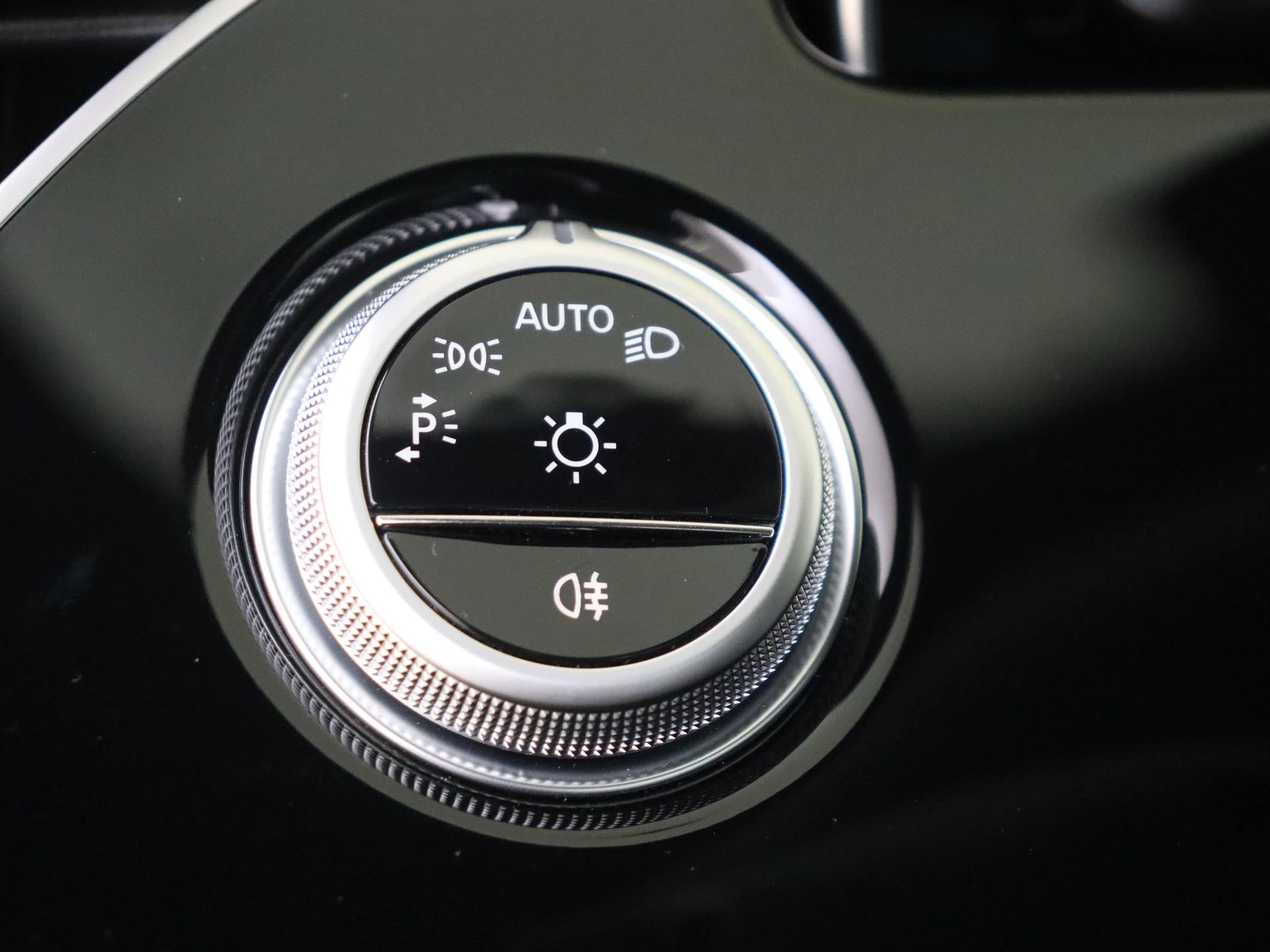 Mercedes-Benz-E-Klasse-image-23