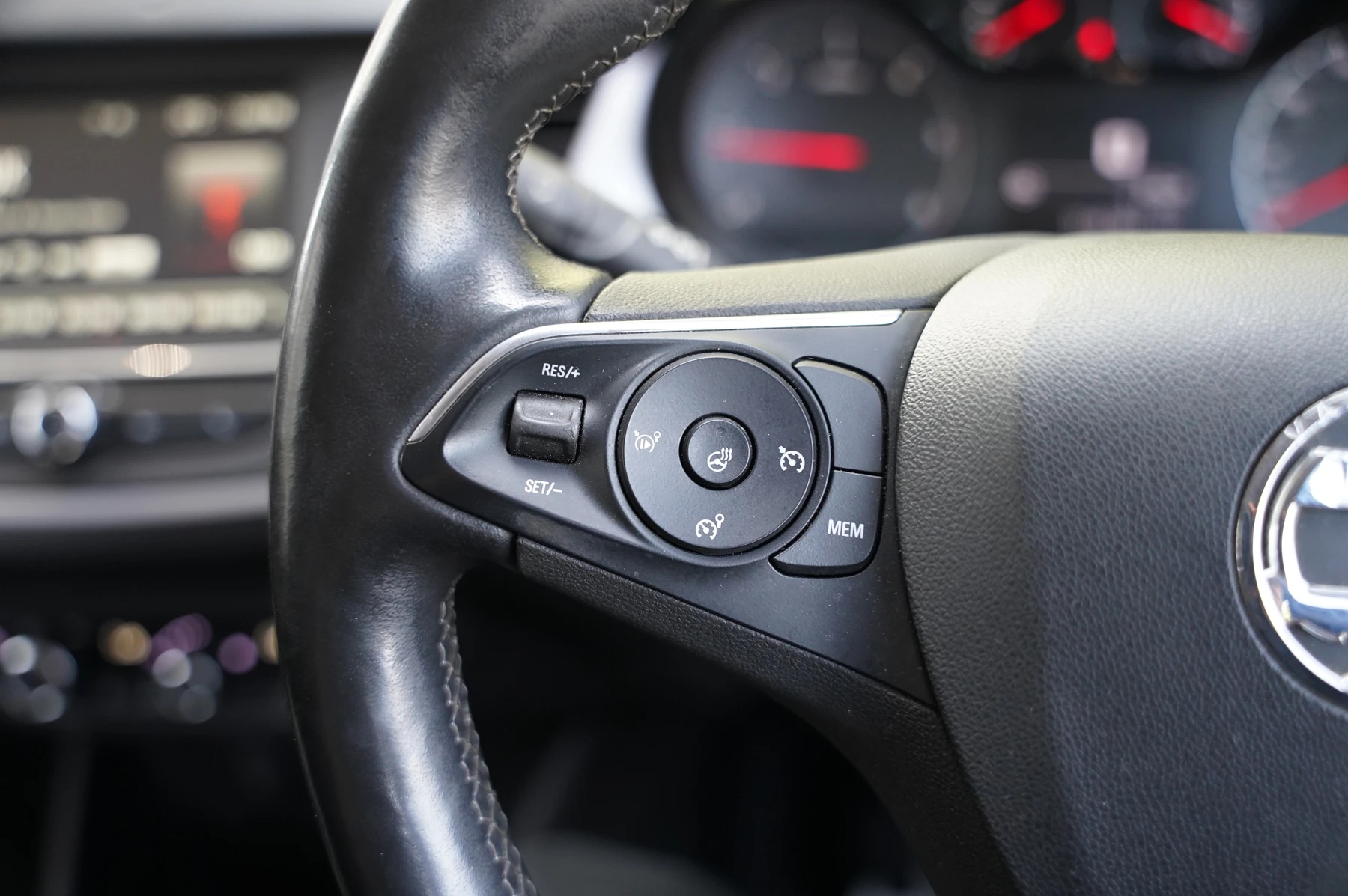 Vauxhall-CROSSLAND X-image-16