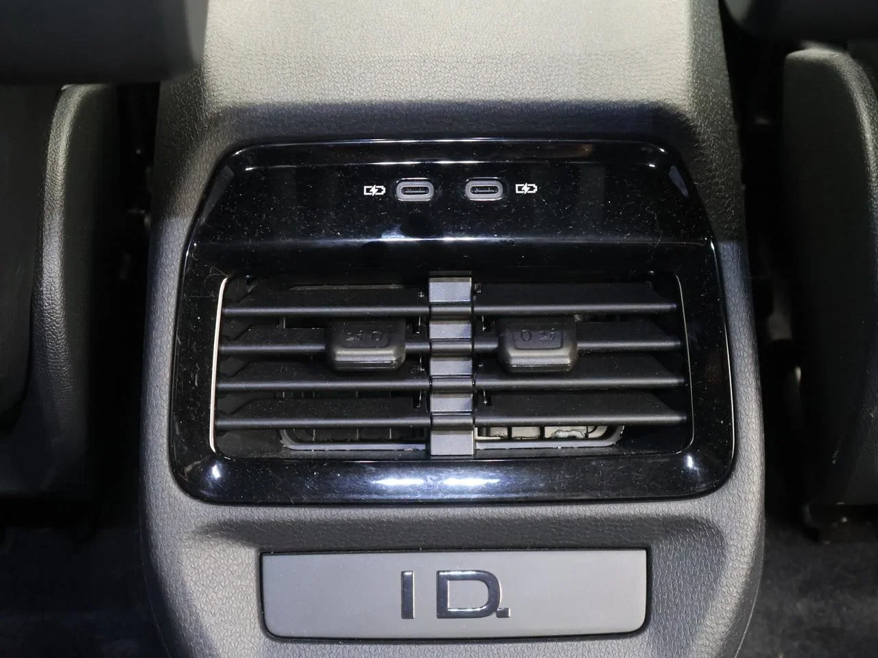 Volkswagen-ID.4-image-19