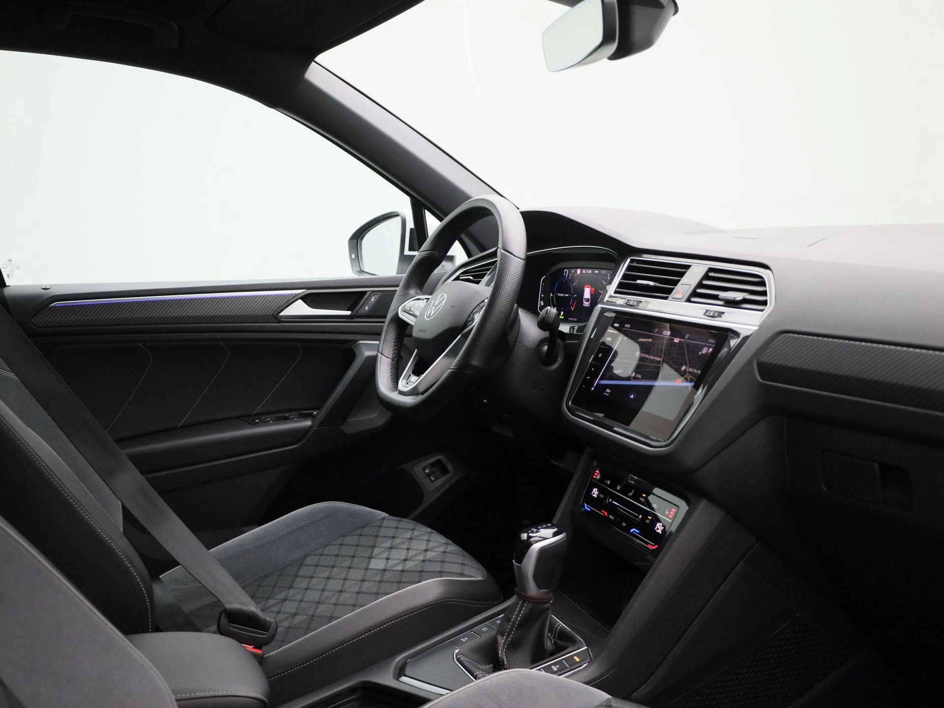 Volkswagen-Tiguan-image-34