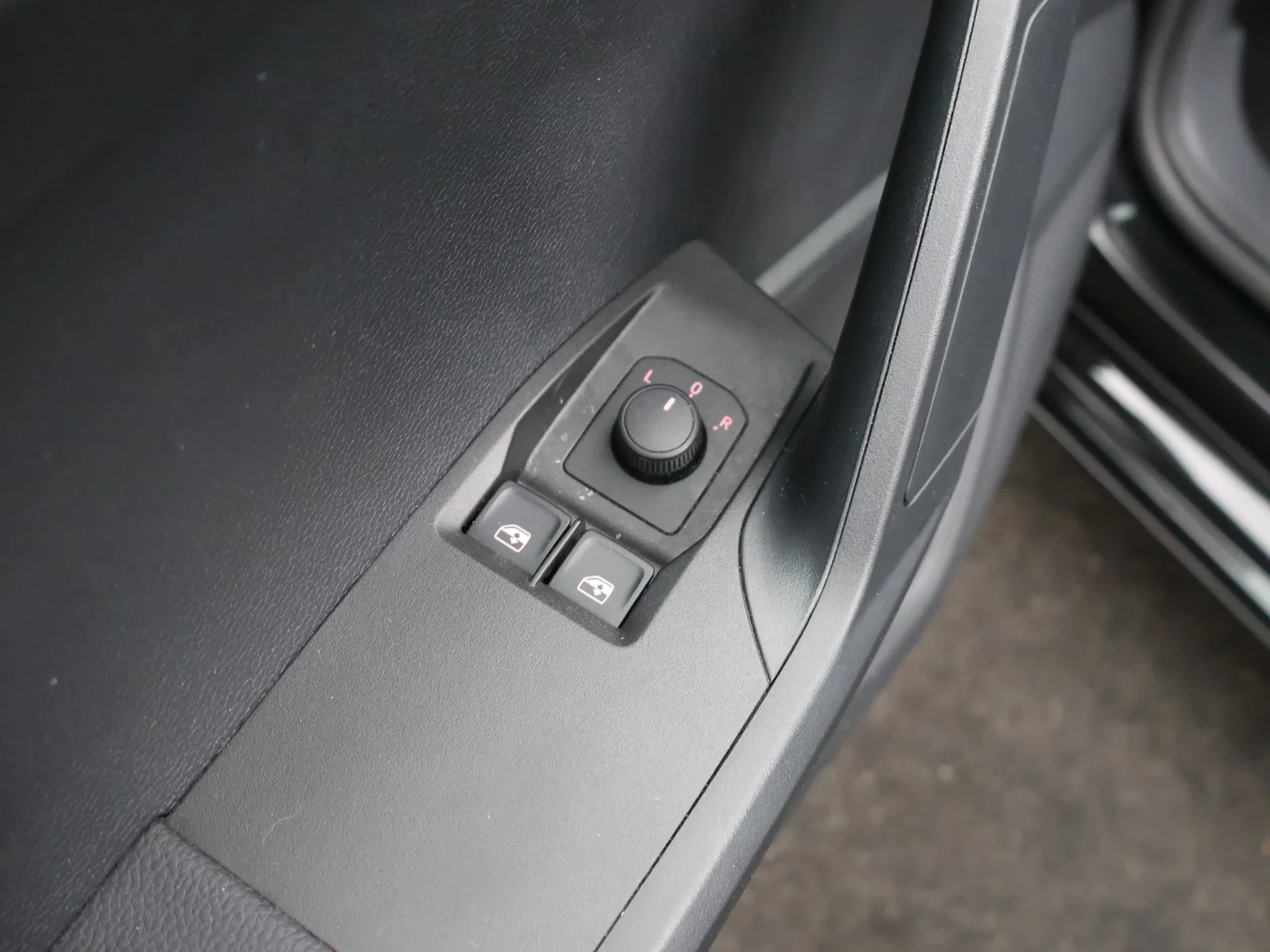 SEAT Ibiza 5P/D Ibiza 40th Anniversary Edition 1.0TSI 115PK *AUTOMAAT*VIRTUAL COCKPIT*CAMERA*PDC*APP-CONNECT*CRUISE*