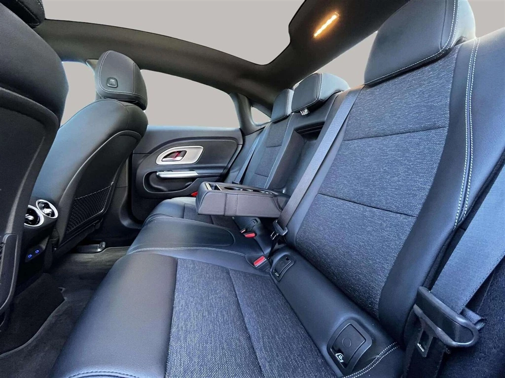 Mercedes-Benz-CLA-image-19