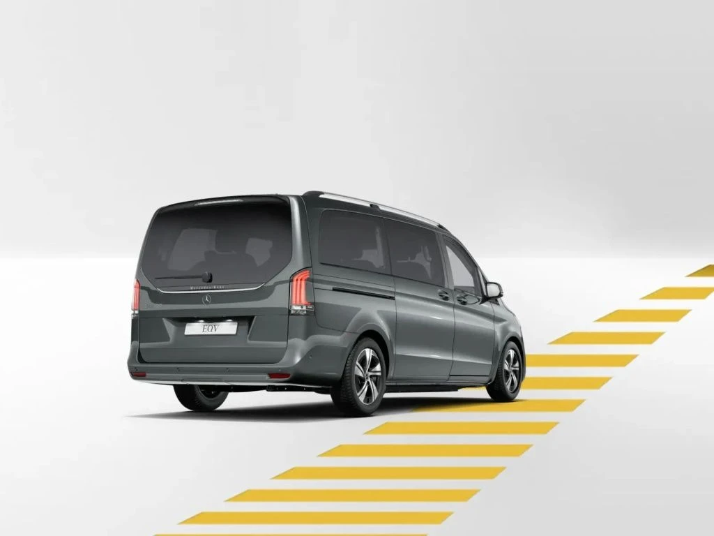 Mercedes-Benz-EQV 300-image-6