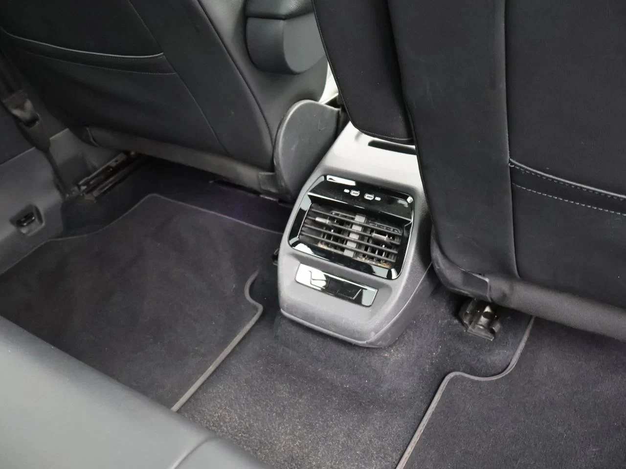 Volkswagen ID.4 ID.4 Pro Performance MAX 77 kWh 204PK *AUTOMAAT*SPORTZETELS*PANODAK-360°CAMERA*CRUISE*NAVI*APP-CONNECT*...*