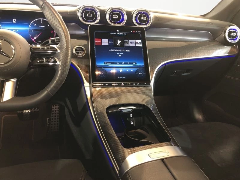 Mercedes-Benz-GLC-image-16