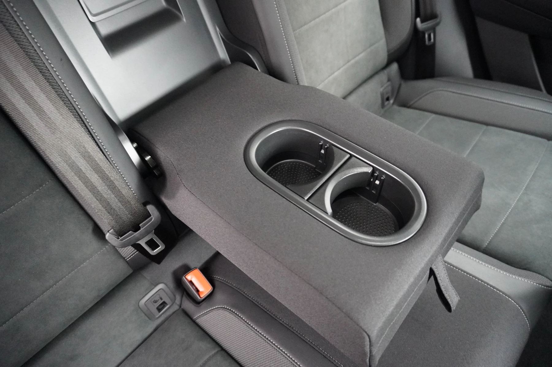 Volkswagen-T-Roc-image-9