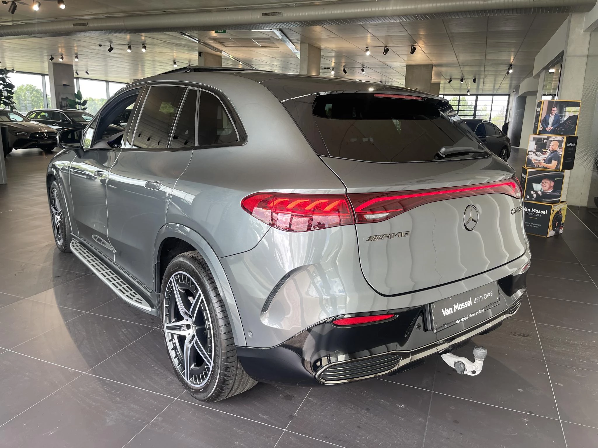 Mercedes-Benz EQE 43 AMG SUV + NAPPA + PANO + BURMESTER + HYPERSCREEN +