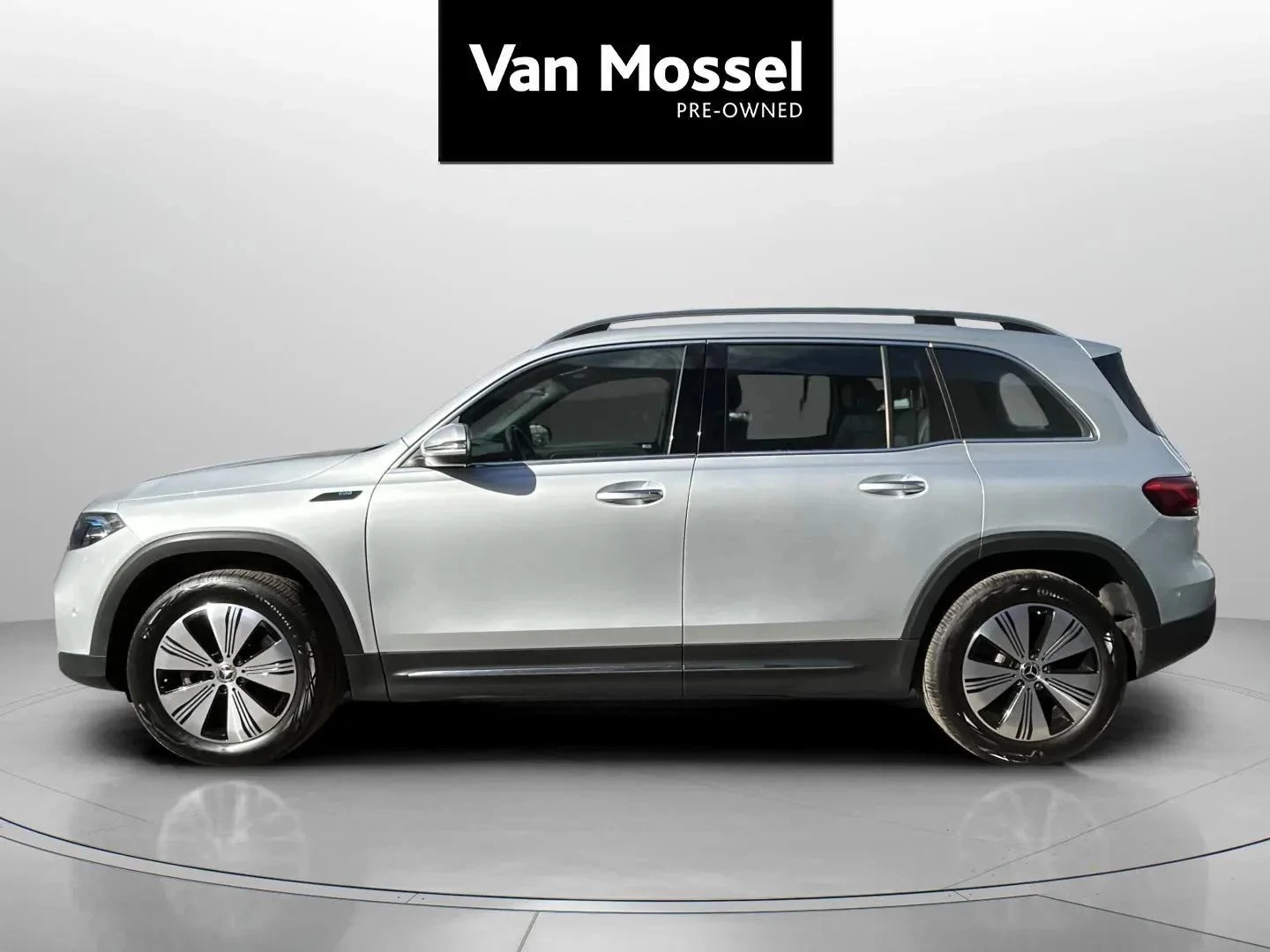 Mercedes-Benz-EQB-image-7