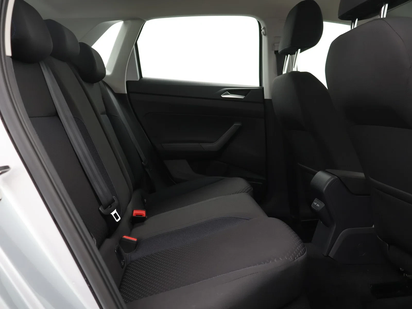 Volkswagen Polo Polo UNITED 1.0 95PK *PDC*APP-CONNECT*BLTH*RADIO*AIRCO*...*
