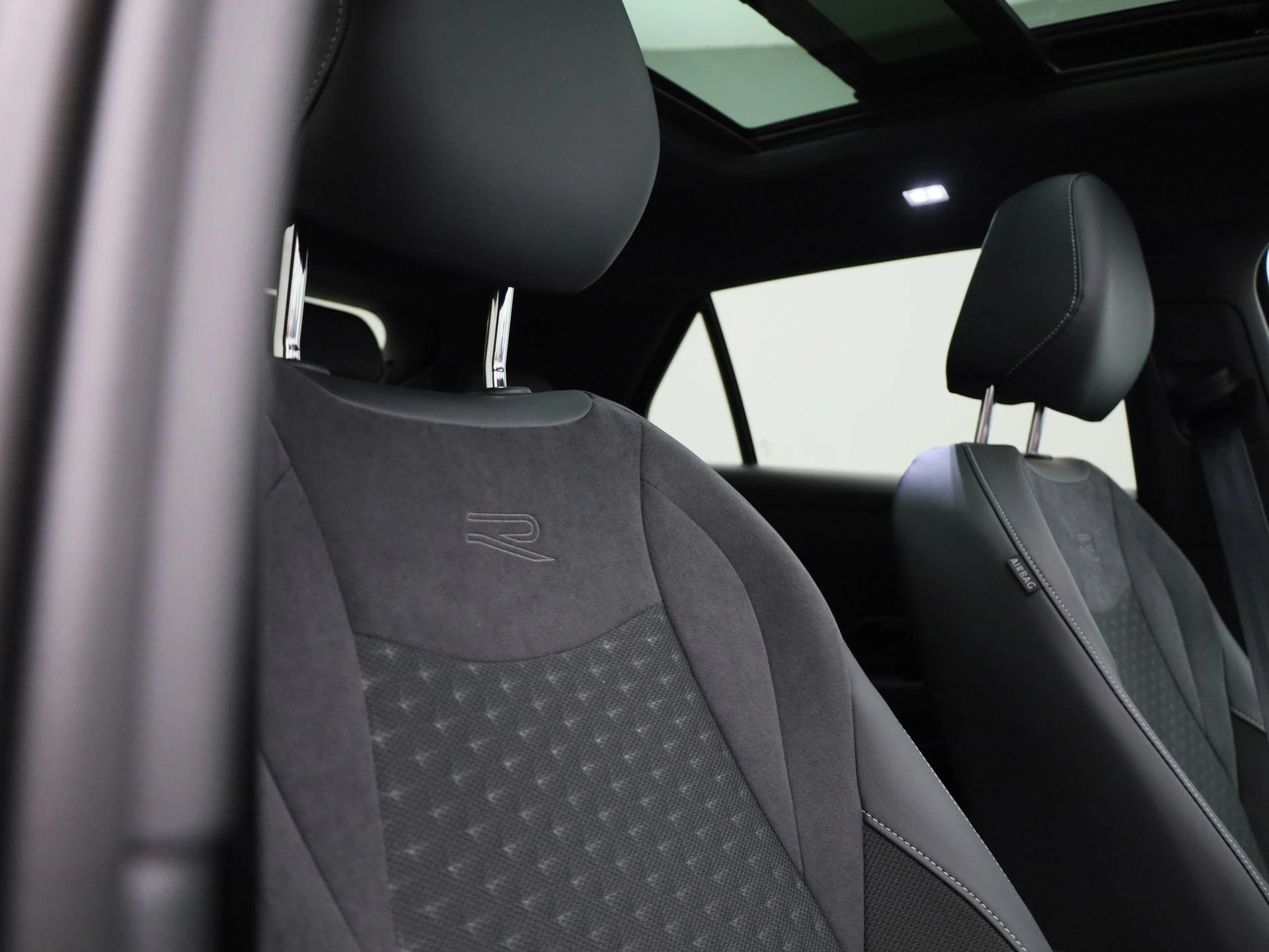 Volkswagen-T-Roc-image-42
