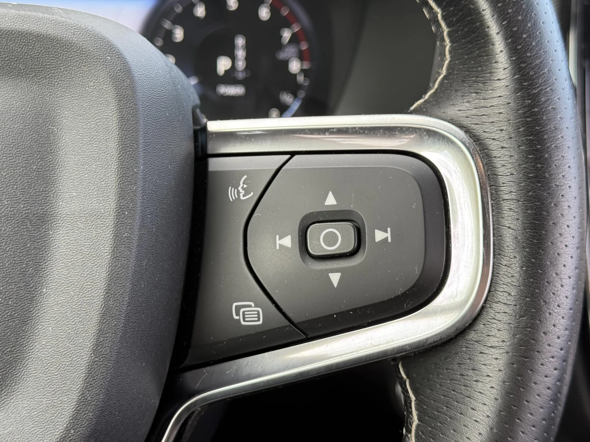 Volvo-XC40-image-24