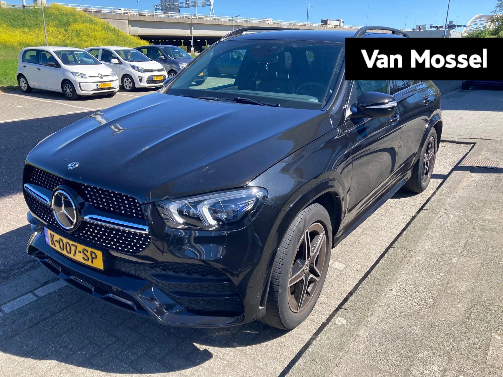 Mercedes-Benz-GLE-image-0