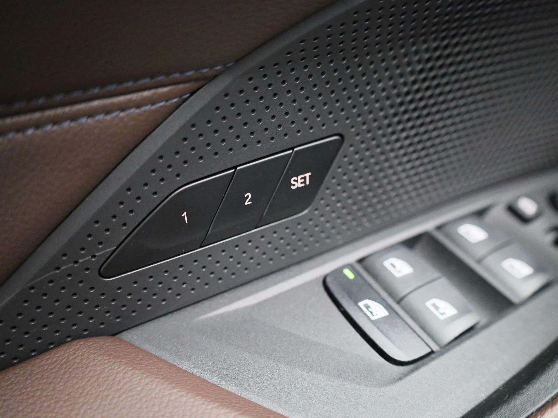 BMW-i4-image-34
