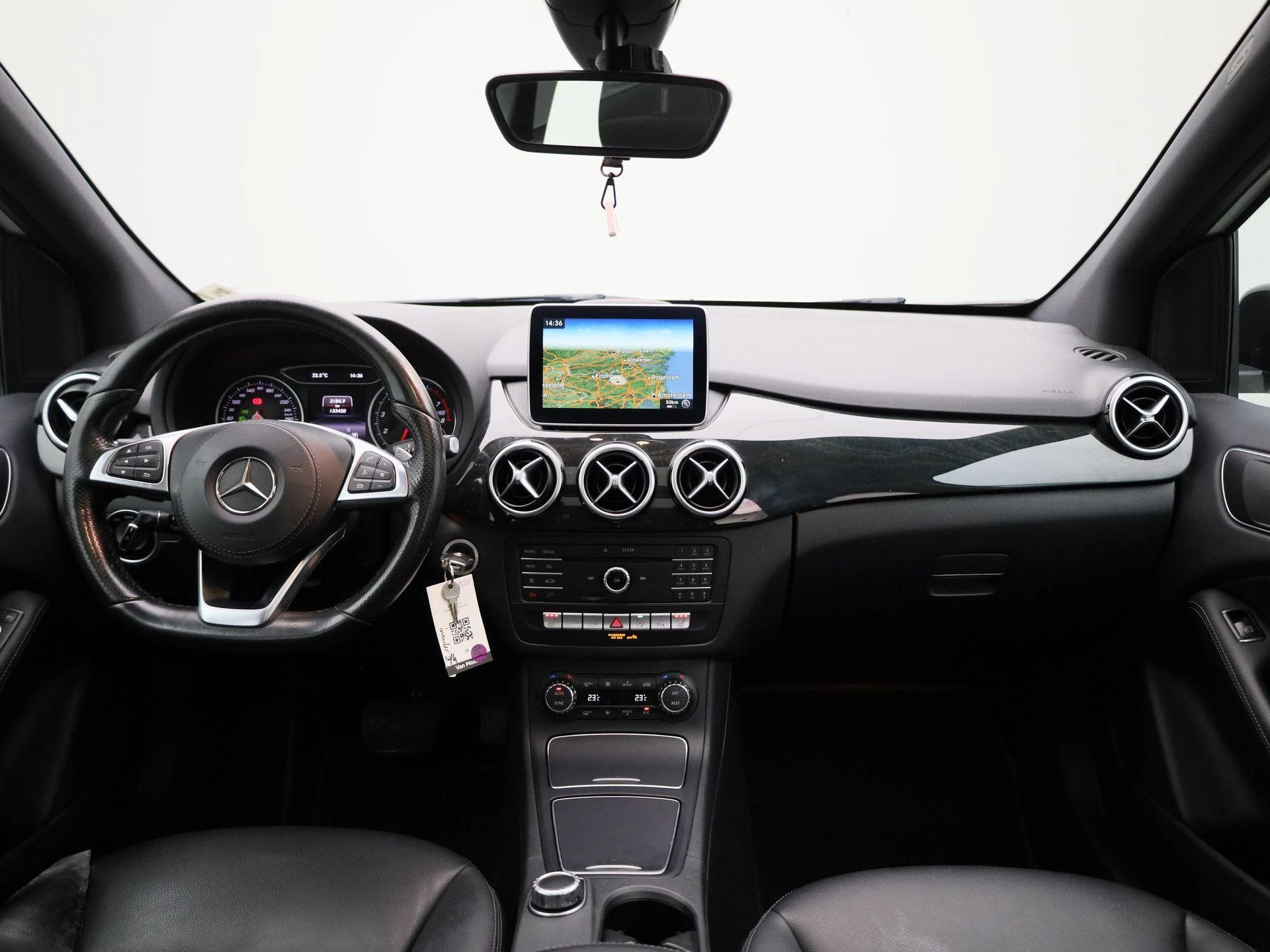 Mercedes-Benz-B-Klasse-image-36