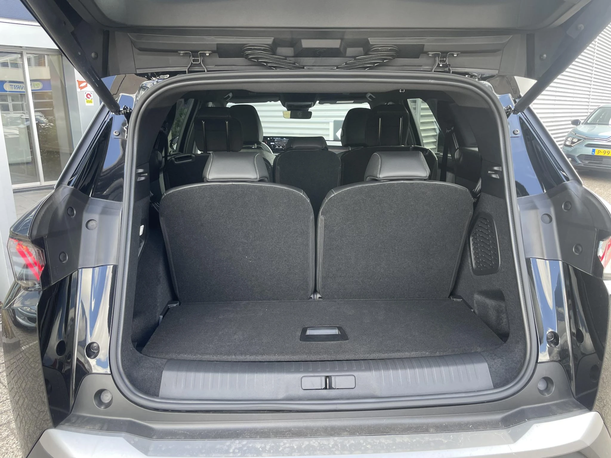 Peugeot-5008-image-8