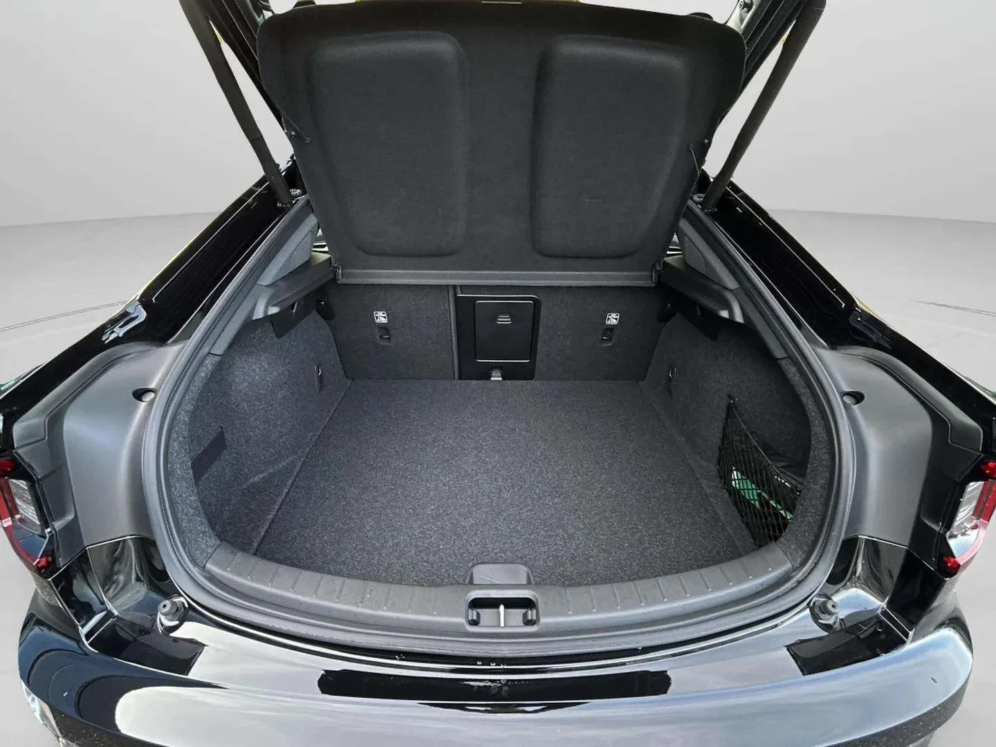 Polestar-2-image-20