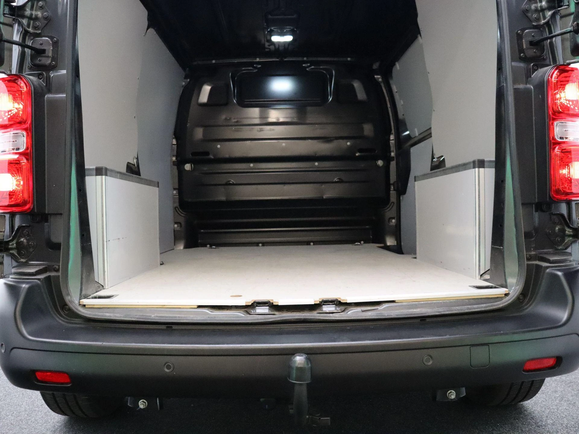 Peugeot-Expert-image-19