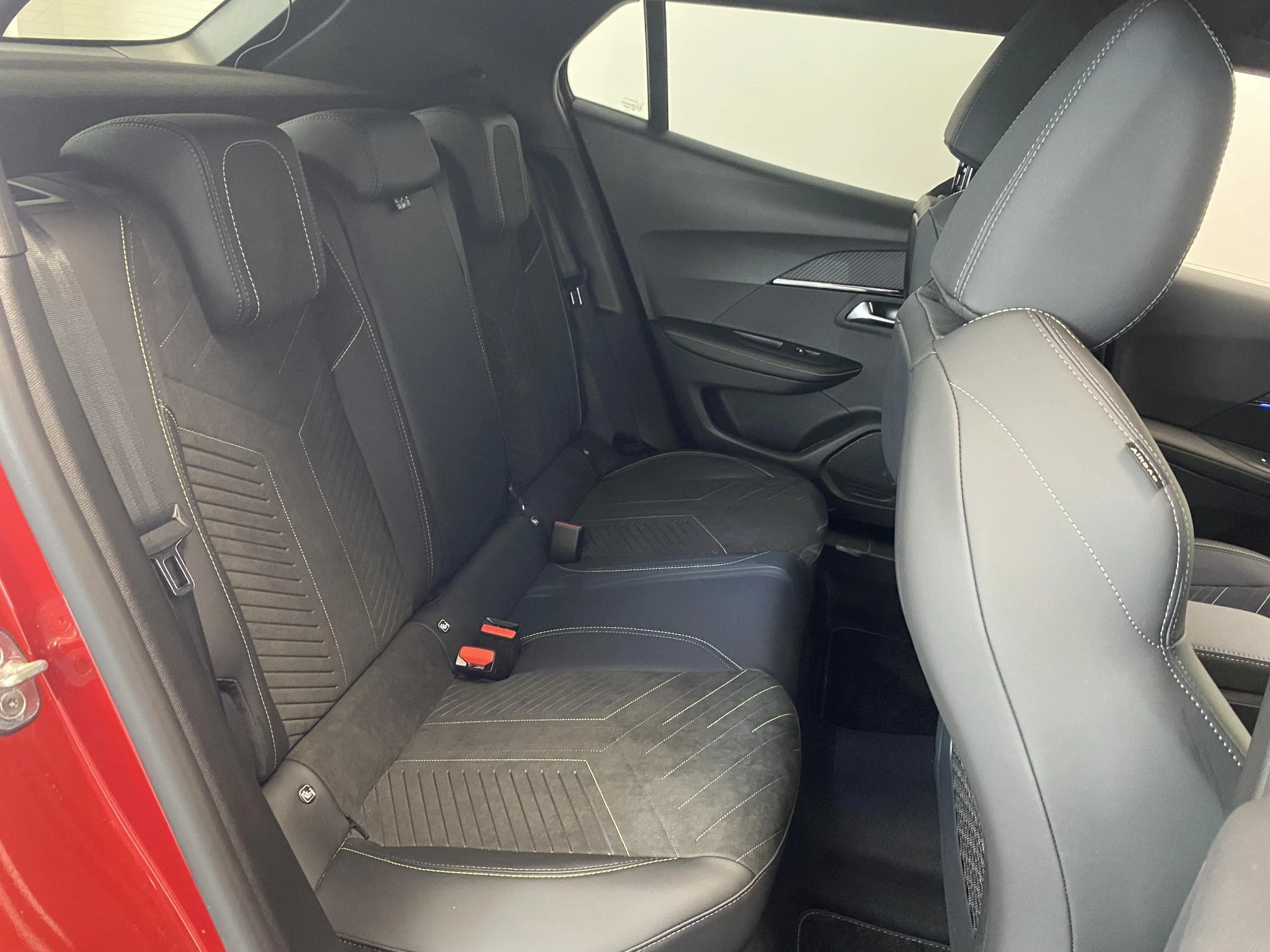 Peugeot 2008 1.2 Hybrid 145 GT